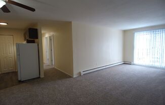 2 beds, 1 bath, 900 sqft, $1,255, Unit 4705 Indian Hills Dr., #14, Mount Pleasant, WI 53406