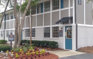 2 beds, 1.5 baths, 950 sqft, $1,249, Unit K01