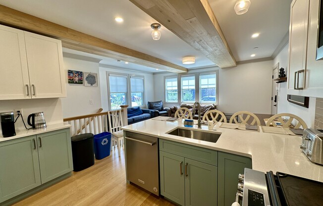 95 W WALNUT PARK