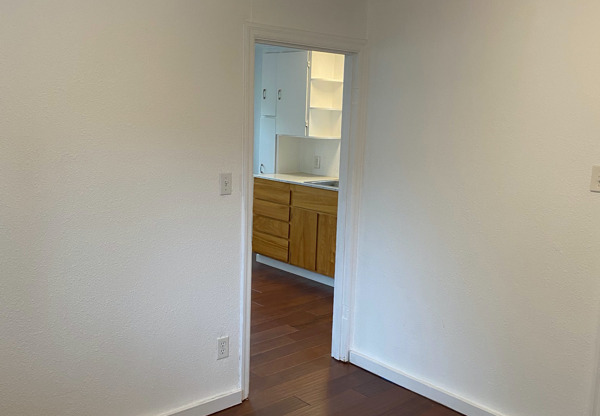 390 22 ST SE