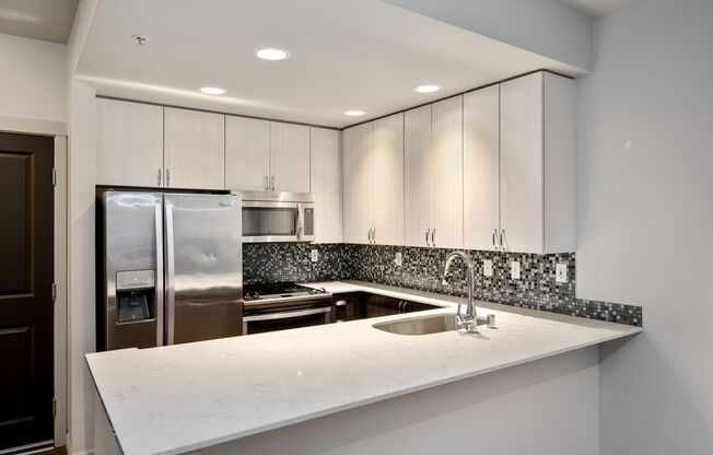 1 bed, 1 bath, 685 sqft, $2,695, Unit 416