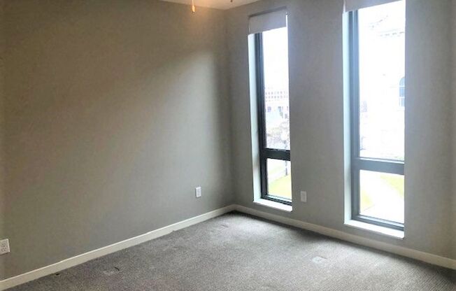 1 bed, 1 bath, 698 sqft, $1,425, Unit 301