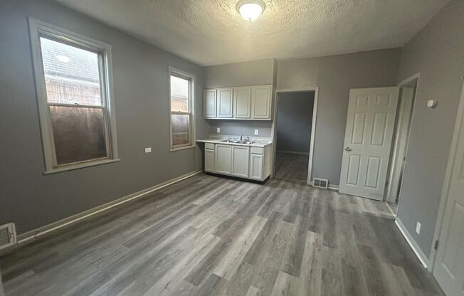 2 beds, 1 bath, 857 sqft, $875, Unit Unit 1