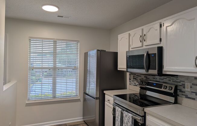 Move in ready Townhome in Arbourgate Meadows!