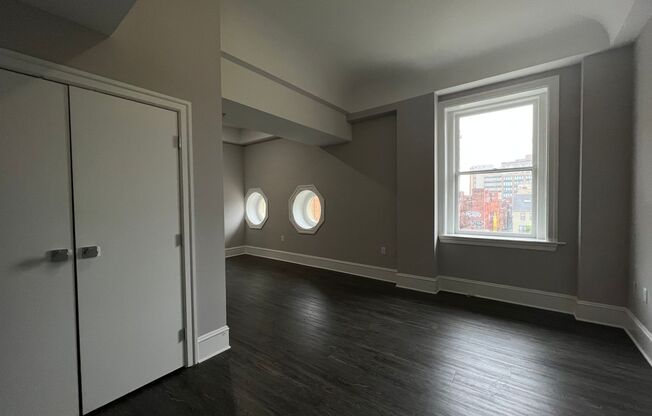 1 bed, 1 bath, 555 sqft, $1,550, Unit 202