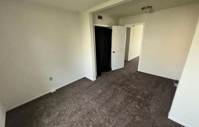 2 beds, 1 bath, $1,300