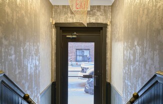 338 E 53 ST