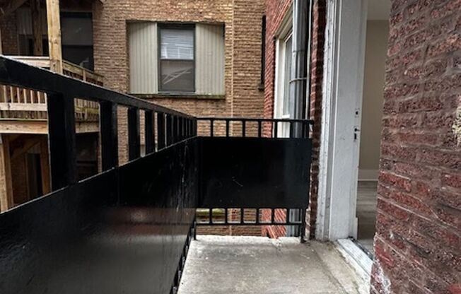 Studio, 1 bath, $995, Unit #214