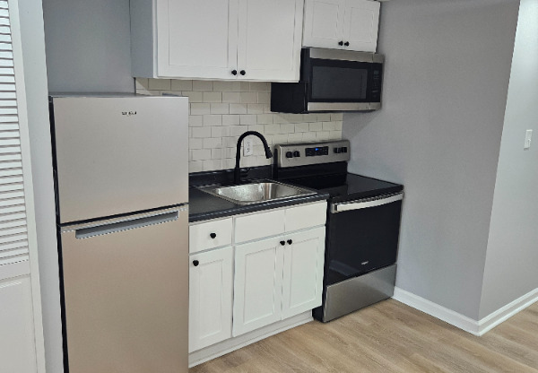 115 W CHEW AVE