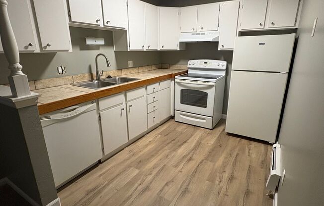 Mountain Pointe Apartments