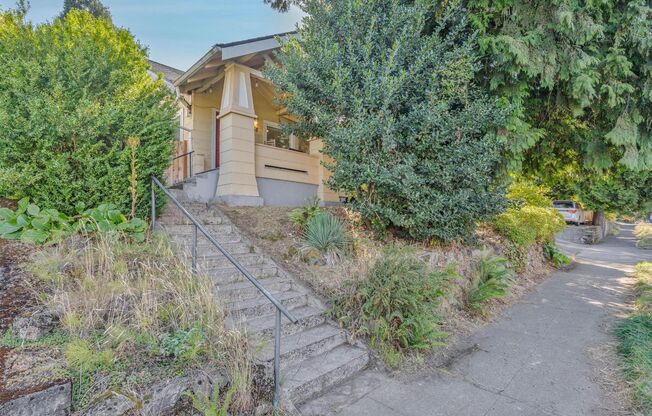 $1000 move-in special! Charming 4-bdrm/2.5-bath Craftsman in Piedmont. Fireplace, AC, fenced backyard, great location