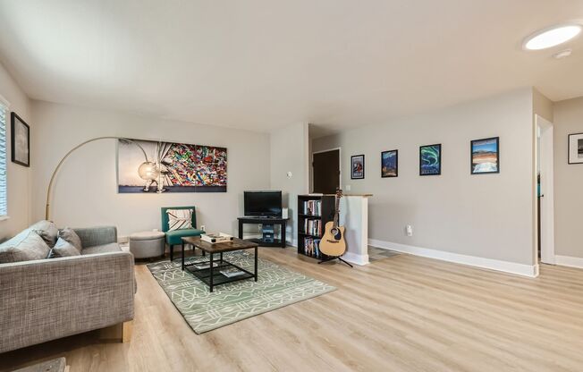 Clean, Modern 2 Bedroom in Central Boulder