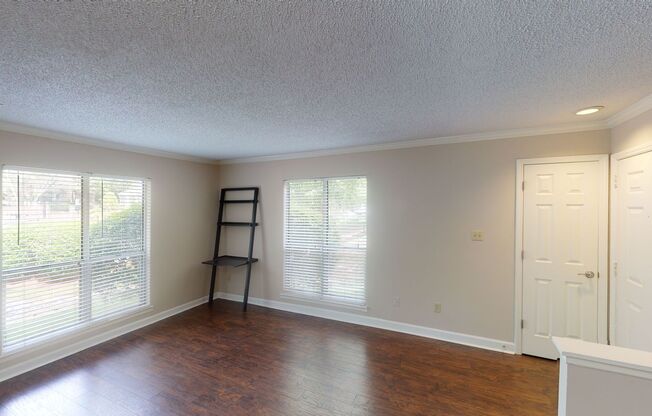 Clean and neat condo in the heart of Eastover!