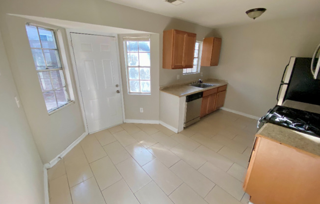 709 PINE TREE TRL