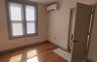 Studio, 1 bath, $1,050, Unit 721 Macon Ave #7