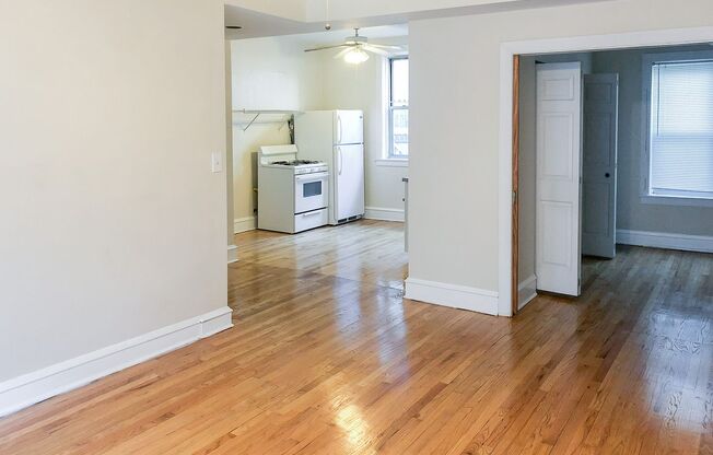 2 beds, 1 bath, 815 sqft, $2,100, Unit 4819-3A