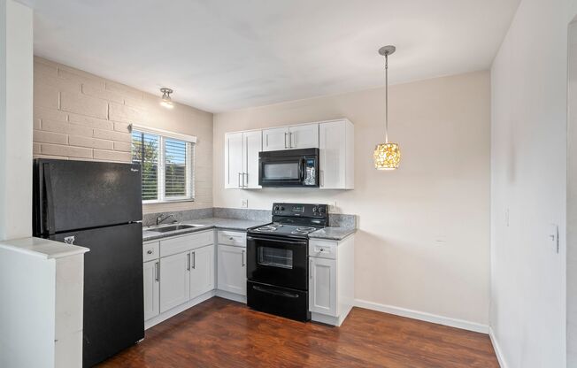 1 bed, 1 bath, $825, Unit 6