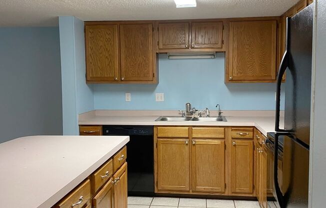 Great 3 Bedroom Townhouse Close to Both Bases!