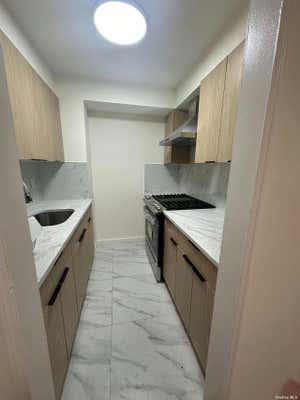 2 beds, 1 bath, 700 sqft, $2,600, Unit 1G