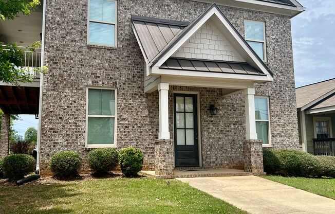 Spacious 3 Bedroom 3.5 Baths Available for Fall 2025! Schedule your Showing and Apply Today!