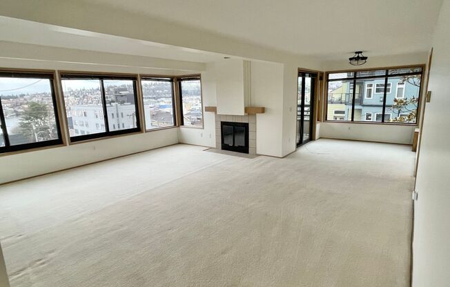 Queen Anne Condo with Exceptional Views