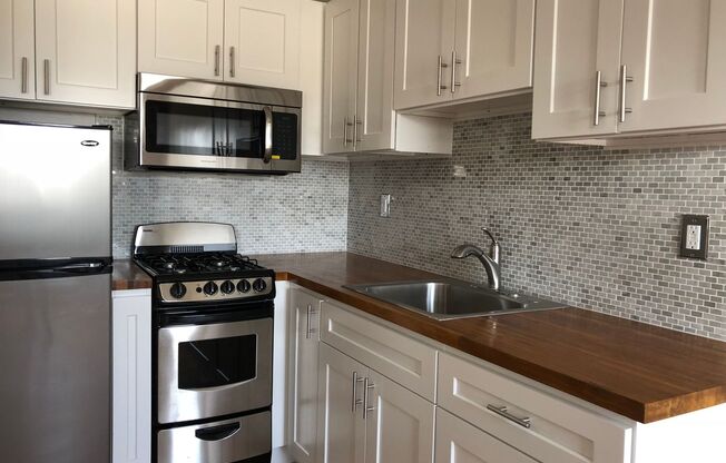 Studio, 1 bath, 275 sqft, $1,595, Unit 303