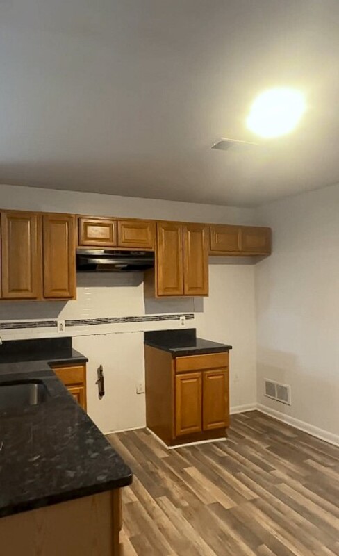938 N 42 ST