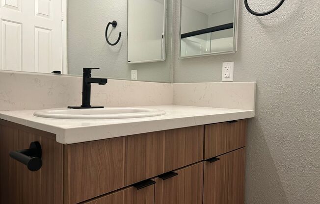 2 beds, 2 baths, 986 sqft, $2,750, Unit 518