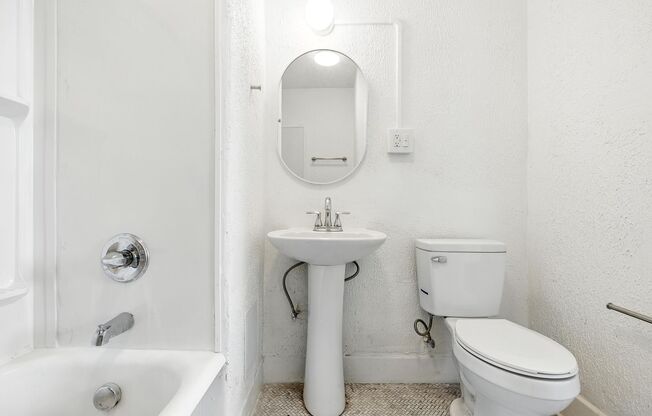 1 bed, 1 bath, 440 sqft, $850, Unit 608