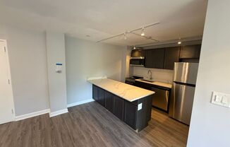 2 beds, 1 bath, $1,595, Unit 508