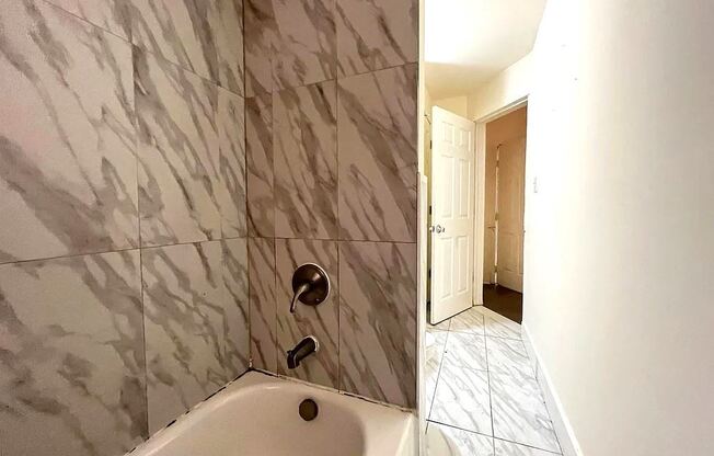 216 Bloomfield Ave # 1A