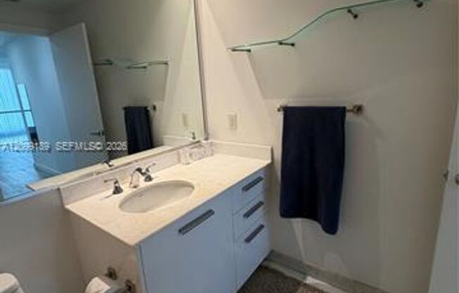 1 bed, 2 baths, $3,600, Unit # 811