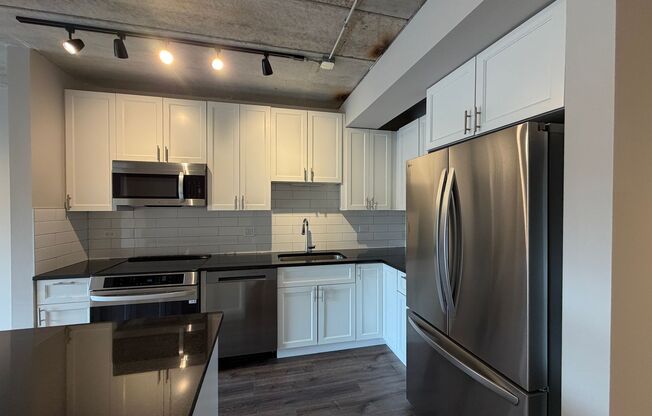 1 bed, 1 bath, 681 sqft, $2,625, Unit 952-408