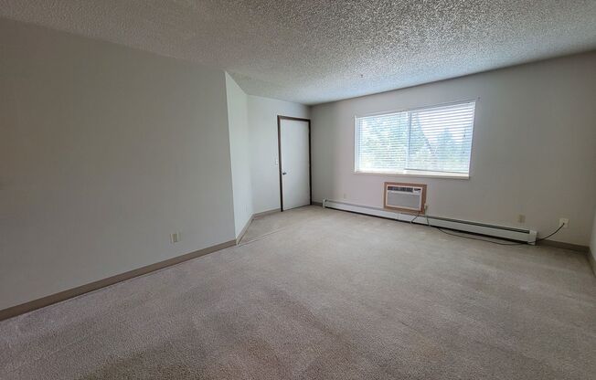 2 beds, 1 bath, 888 sqft, $1,645, Unit 115