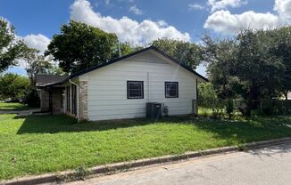 3 beds, 2 baths, $1,895