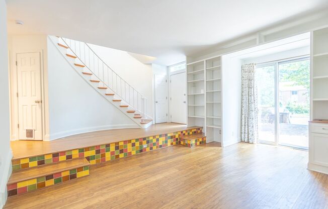 Lovely 3 BR/2.5 BA Townhome in Columbia!
