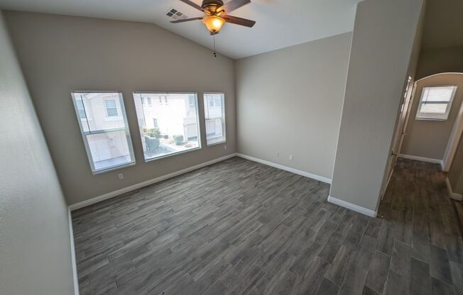 8708 TOMNITZ AVE #101