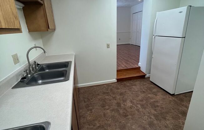 1 bed, 1 bath, 500 sqft, $1,400, Unit U-4