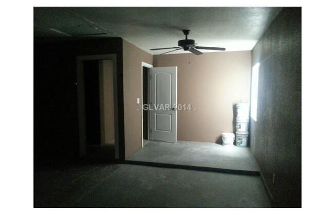 3 beds, 2 baths, $1,550