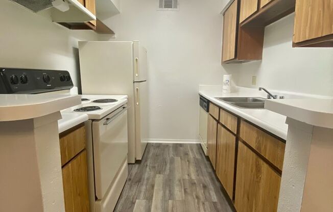 2 beds, 2 baths, 902 sqft, $1,070, Unit 207