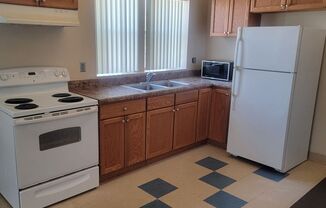 1 bed, 1 bath, 590 sqft, $575, Unit 103