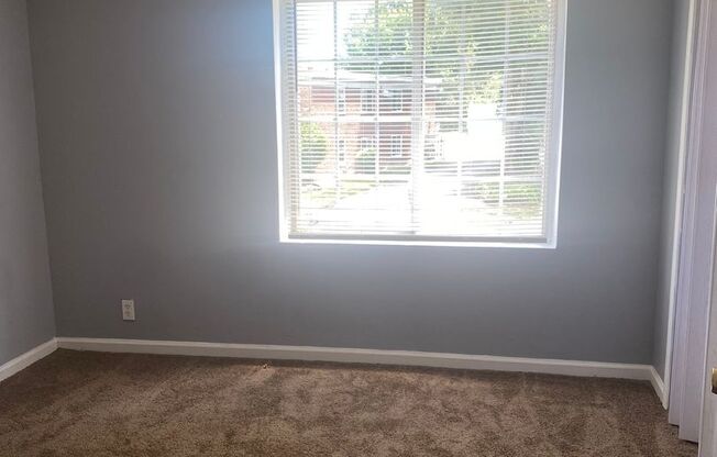 2 beds, 1 bath, 750 sqft, $850