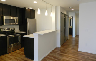 2 beds, 2 baths, 933 sqft, $1,695, Unit 918