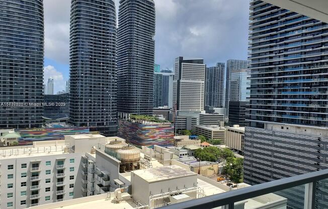 1111 SW 1st Ave Apt 2322