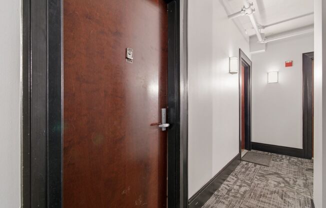 Sleek and Modern One Bedroom in Chinatown- Rooftop