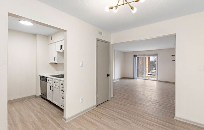 Oval Spring Apartments