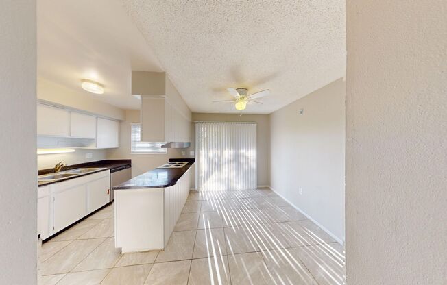 1BR / 1BA CONDO @ GROVE PARK CONDOMINIUMS - East-Orlando  **Water Included ** HALF OFF FIRST FULL MONTH**