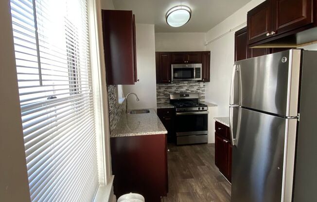 1 bed, 1 bath, 700 sqft, $2,282, Unit A03