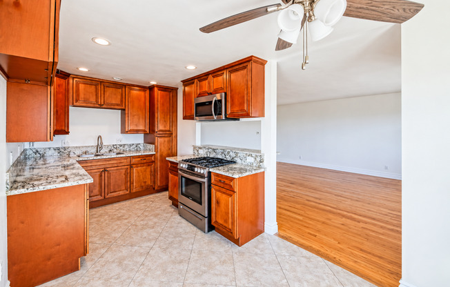 3 beds, 3 baths, 2,100 sqft, $3,750, Unit 3709
