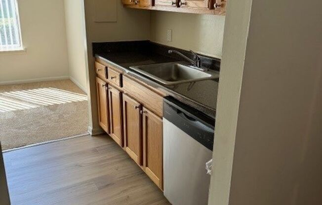1 bed, 1 bath, 715 sqft, $1,575, Unit 00 - U- 2